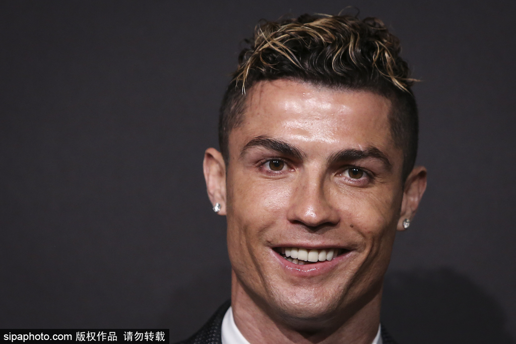 马尔卡宁33+7弗拉格26+10 爵士险胜独行侠