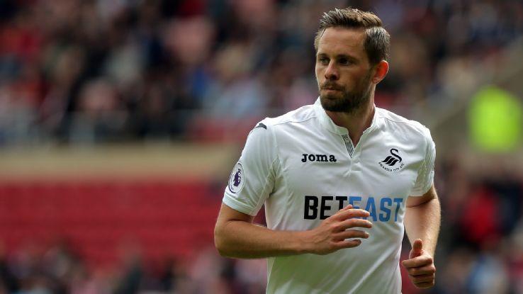 [NBA]东契奇弧顶转身突进 强起抛投2+1