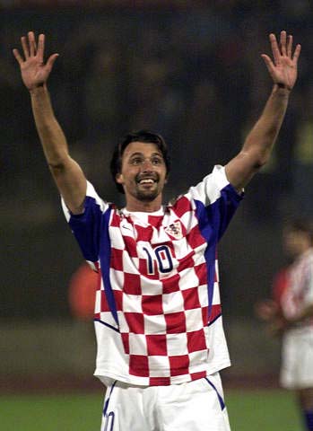 雄鹿队盯上安东尼·戴维斯？交易传闻引发联盟关注