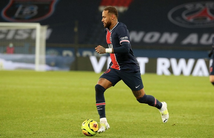 卫冕冠军13连败惨遭重创，东部最快退步球队步行者跌入谷底，解散呼声渐起