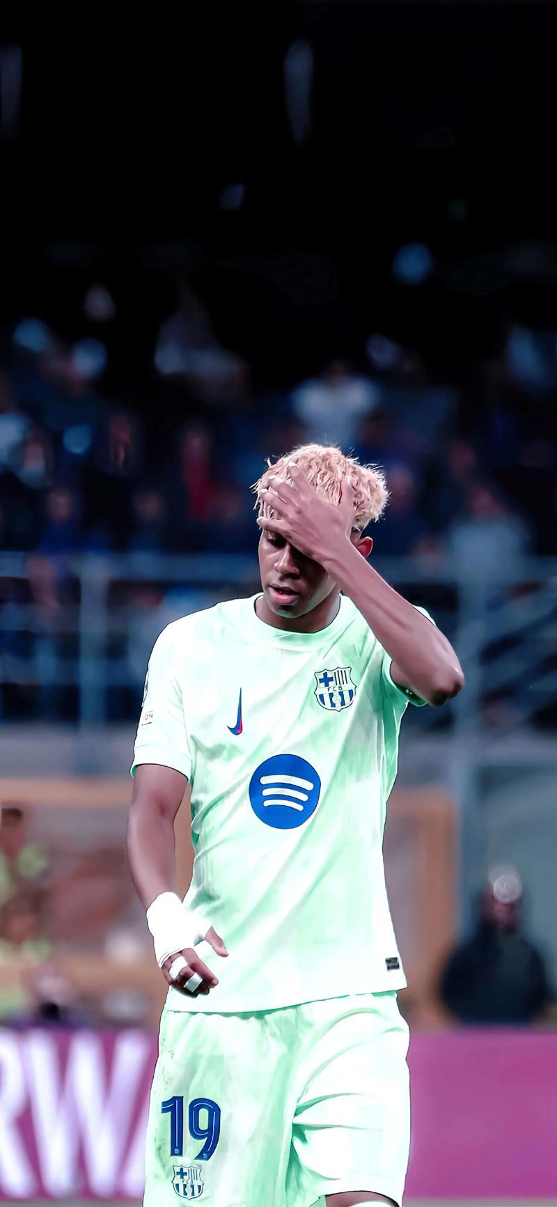 输不起？皇马拒为巴萨列队+姆总率众将离场 阿隆索：不看重的奖杯