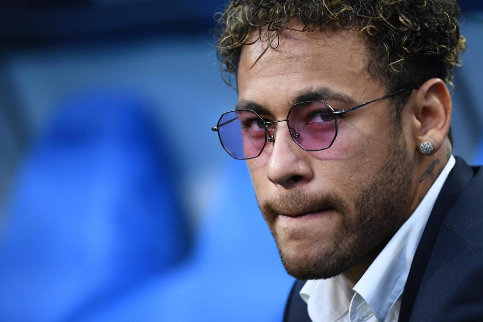 彻底爆发！勇士全队强烈抗议裁判，库里遭对手恶劣犯规怒不可遏