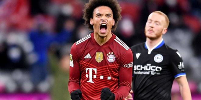 有一件事，19到20赛季拜仁拿三冠王的时候都没做到——本赛季，目前来看孔帕尼有机会